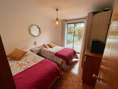 Casa Amoblada En Venta De 4 Dorm. En Algarrobo