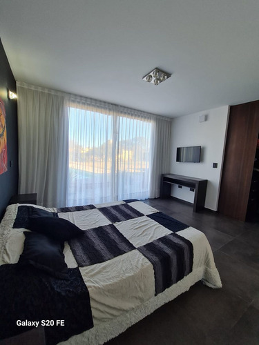 Casa 5 Dormitorios Y Pileta En Causana