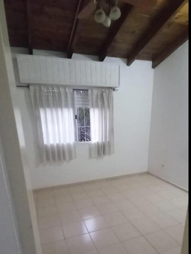 Imagen 7 de 8 de Permuta - Triplex De 4 Ambientes En Venta - Paso Del Rey