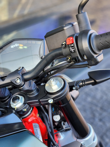 Imagen 11 de 25 de Aprilia Shiver 900cc Italiano 95 Cv Impecable Estado Mp