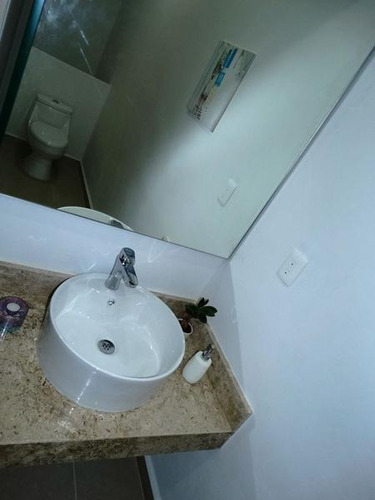 Casa En Venta, Estrenar, 2 Niveles, Roof Top, 3 Recamaras A 2 Km De La Playa En Playa Del Carmen