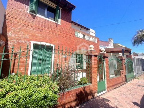 Venta Casa 4 Ambientes En El Palomar.