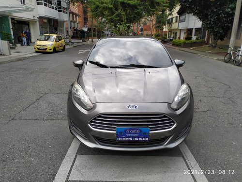 Ford Fiesta Sedan 2014 Full