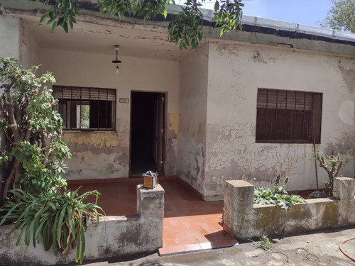 Casa Con Departamento Incluído ( Leer Descripción )