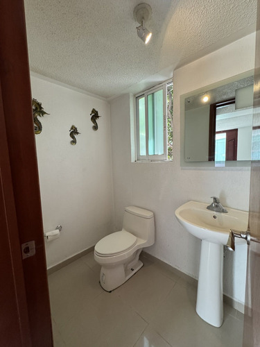 Casa Estilo Clásico En Venta En Chiluca, Zona Esmeralda