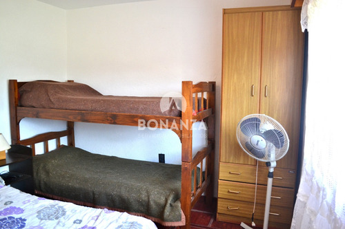 Piriápolis, Playa Hermosa. Casa En Venta A 200 Metros De La Playa. Padrón Único, 4 Dormitorios, 2 Baños