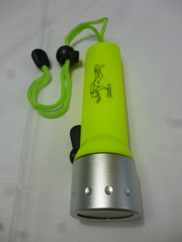 Linterna Submarina Acuatica Buceo Brillante Led Cree