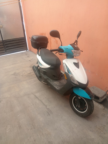 Motoneta Casi Nueva, Emplacada, Factura A Mi Nombre