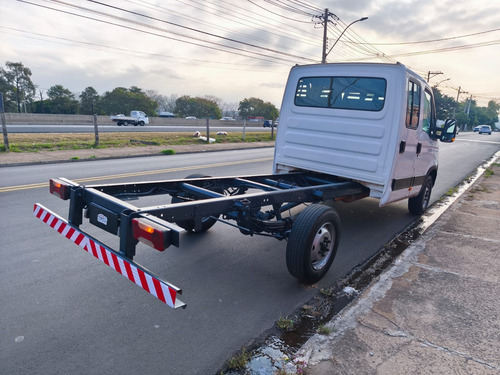 Iveco Daily 35s14 Cab.dupla Chassi 2012- Covelp Americana