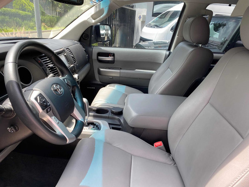 Imagen 12 de 14 de Toyota Sequoia 2017 5.7 Limited At