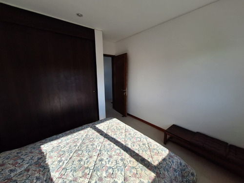 Moderna Casa En Lomas De Montemar, Concón