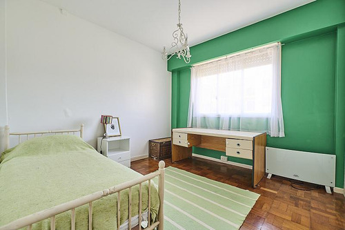 Departamento 4 Ambientes Luminoso Con Balcon Y Bajas Expensas En Colegiales