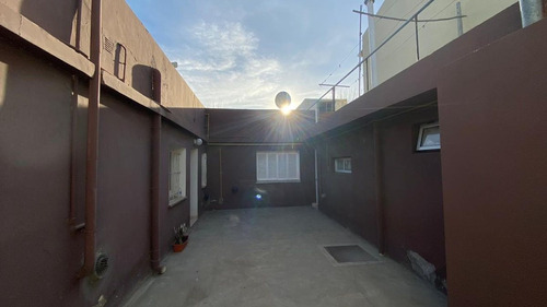 Casa + Dos Dptos Barrio 9 De Julio