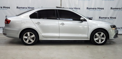 Imagen 3 de 9 de Vw Vento Advance Plus 2.5 Nafta Mt 2015 Romera Usados Tandil