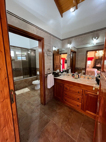 Chalet De Categoría En Country Club Los Cardales