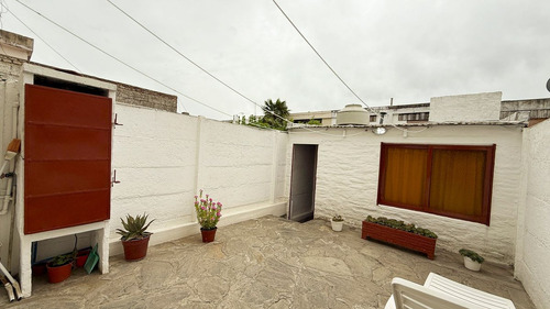En Venta Casa Duplex En Barrio Terminal 2 Dorm.