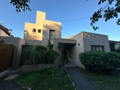 Venta Casa 5 Dormitorios Villa Allende Con Cochera