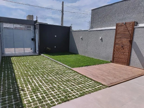 Casa Com Ótima Localização!