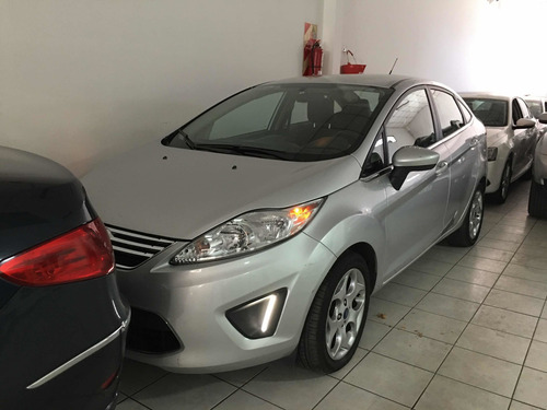 Ford Fiesta Kinetic Design 1.6 Design Sedan 120cv Trend 2011