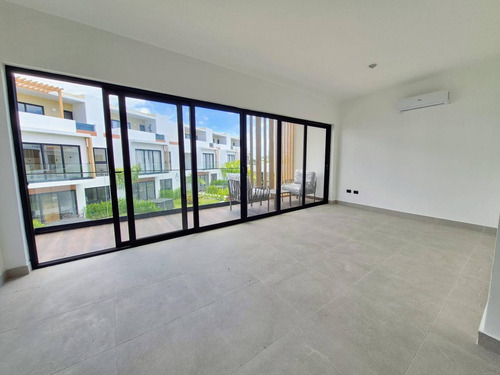 Apartamento Penthouse En Alquiler En Vistaca, Punta Cana, 2h