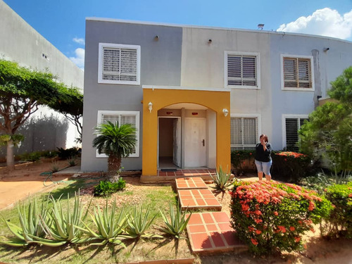 Townhouse En Venta En Camino De La Lagunita I Etapa Conjunto Canaima Nataly Mejia