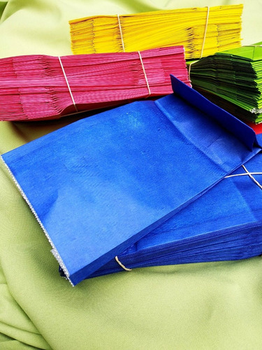 Imagen 4 de 4 de Bolsita Papel Color X50 Unid. Sorpresitas 20x10x6