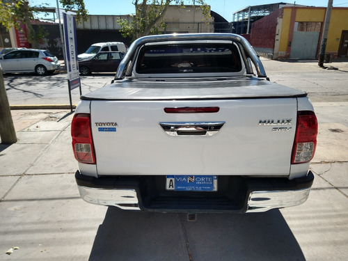 Imagen 7 de 10 de Toyota Hilux Srv 4x2 2017