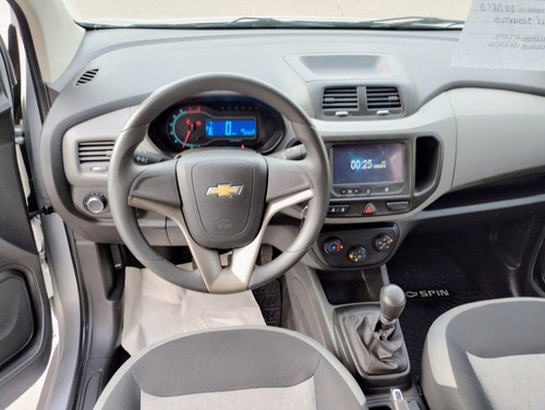 Imagen 8 de 13 de Chevrolet Spin 2017 1.8 Lt 5as 105cv