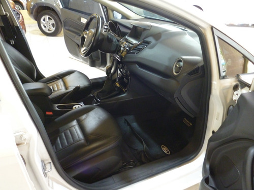 Imagen 10 de 14 de Ford Fiesta Kinetic Design 1.6 Titanium 120cv