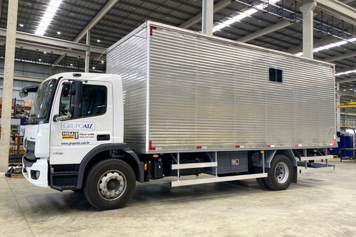 Caminhão Mb Atego 1719 4x2 25/25baú Oficina 7m