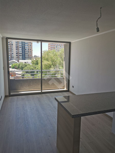 Departamento En Venta De 2 Dorm. 2 Baños Metro Plaza Maipú