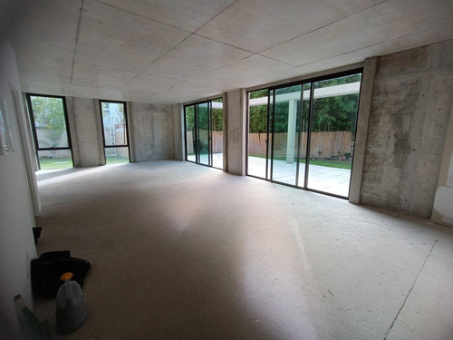 Imagen 10 de 30 de Rivera Próximo Arocena, Estrena, Oficina De 126 M2 + Gran Patio De 60 M2 !!