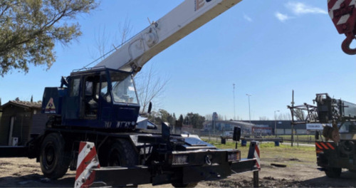 Imagen 4 de 15 de Grua Telescopica Kobelco P&h 22tn Envios A Todo El Pais