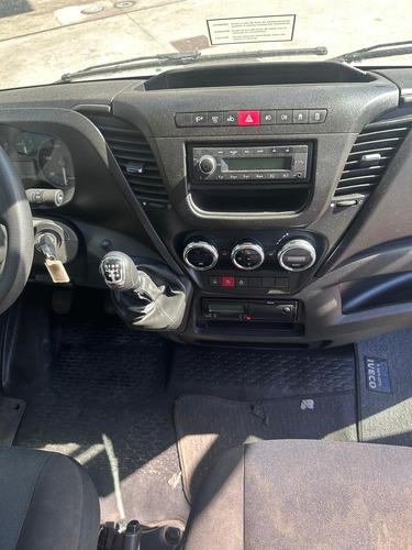 Daily Iveco 28 Lugares 2021/2022 Escolar
