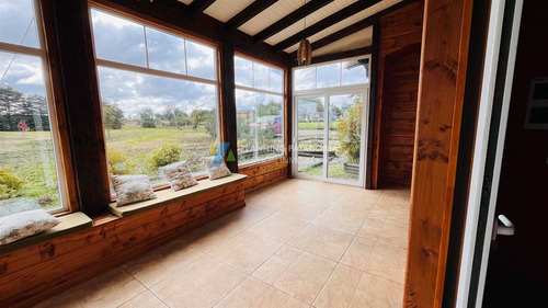 Casa En Venta De 4 Dorm. Con Vista Al Volcan En Frutillar