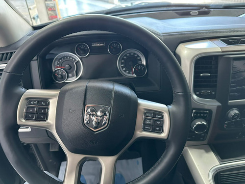 RAM 1500 5.7 Laramie Nigth Edition