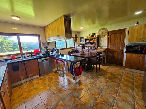 Vendo Casa De 380m2 En Terreno De 5600m2 A 5min Concón.