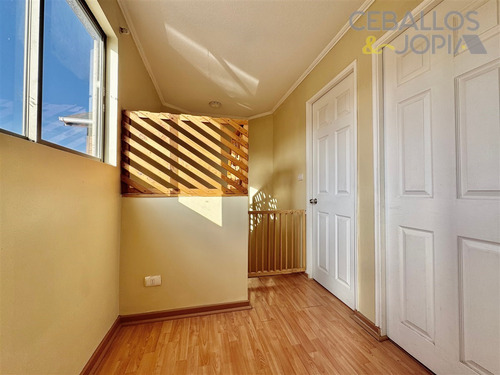 Casa En Venta De 3 Dorm. En Villa Alemana
