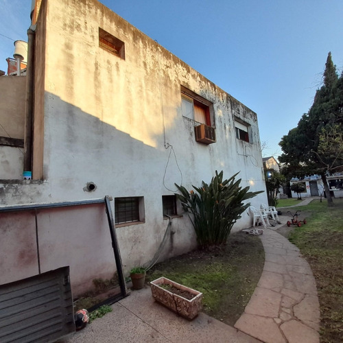 Imagen 7 de 14 de Venta En Bloque. Ph De 2 Unidades Con Ingreso Independiente, Garage, Terraza, Amplio Fondo Libre, Y Quincho. Ideal Constructor - Sobre Calle French - Moron Sur