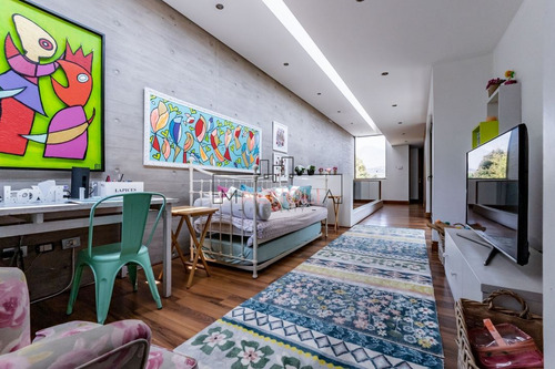 Casa En Venta De 7 Dorm. En Lo Barnechea