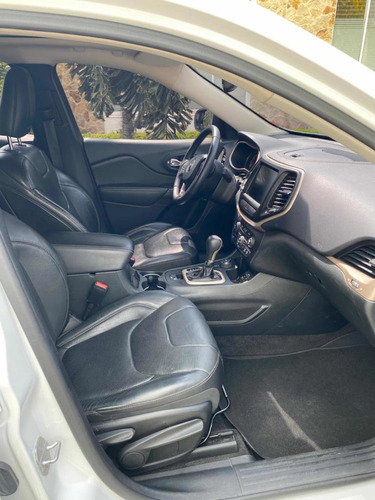 Jeep Cherokee 2015 3.2 Limited