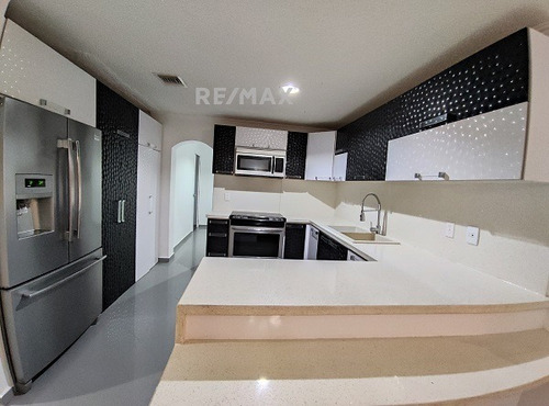 Imagen 2 de 13 de Townhouse En Porlamar Villas Isla De Margarita