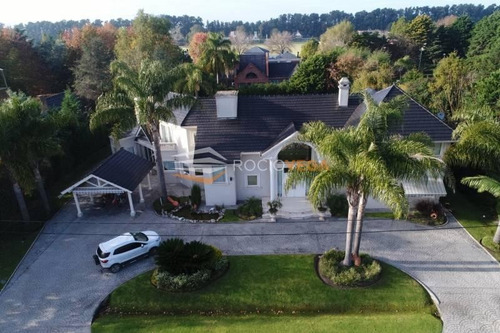 Imagen 2 de 30 de Magnífico Chalet En Venta En Country San Diego- Moreno