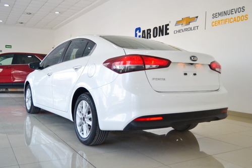 Imagen 7 de 10 de Kia Forte Lx 2018