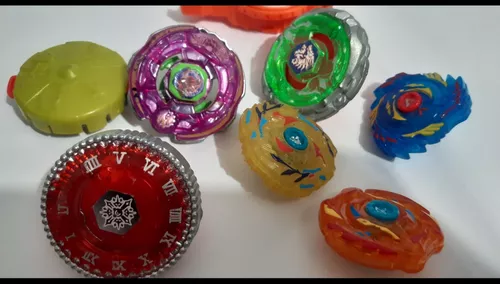 BRINQUEDO - Lote de 3 peões Beyblade com lançadores. Ma