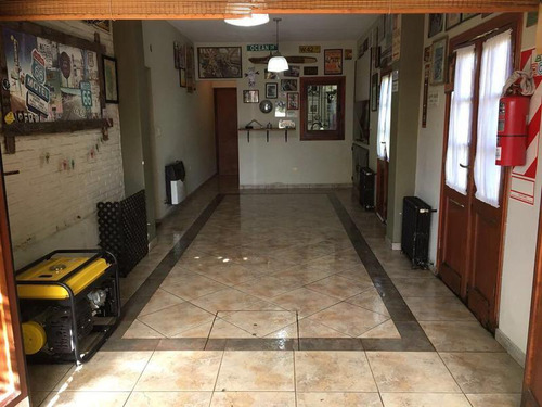 Venta Casa Chalet 2 Dormitorios 2 Baños Cochera Pileta Fisherton