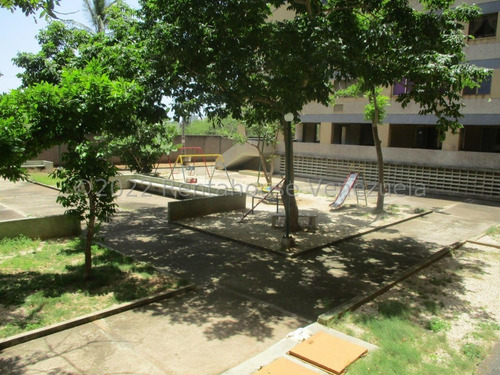 Imagen 12 de 12 de Venta De Apartamento En Urb. Maneiro, Isla De Margarita 2hab/ 3 Ba/ Malet