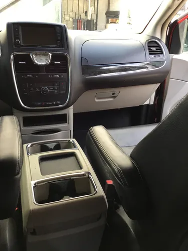 Chrysler Town & Country 3.6 Limited Mt