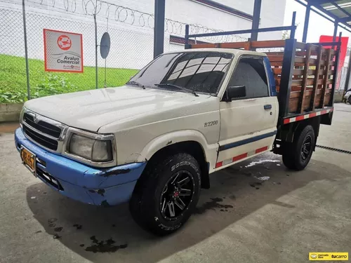 Mazda B2200 | TuCarro