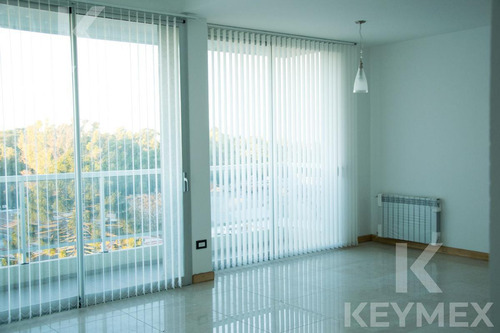 Departamento De Dos Dormitorios Tipo Dúplex En La Plata Con Terraza Y Parrilla Propias